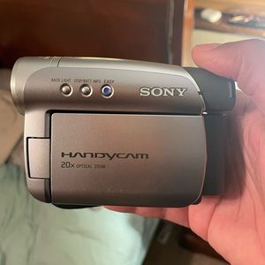 Sony Handycam DCR-HC28